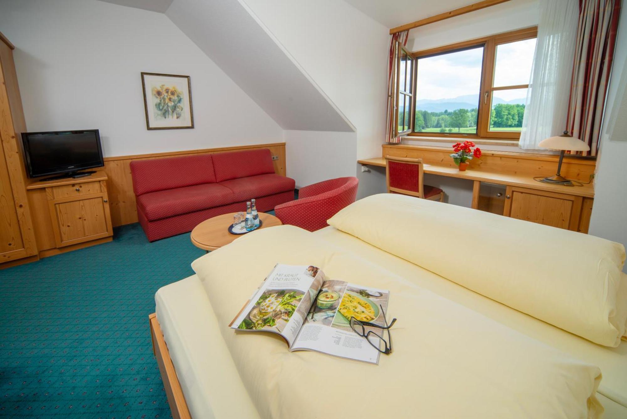 Landhotel Hoisl-Bräu Penzberg Buitenkant foto