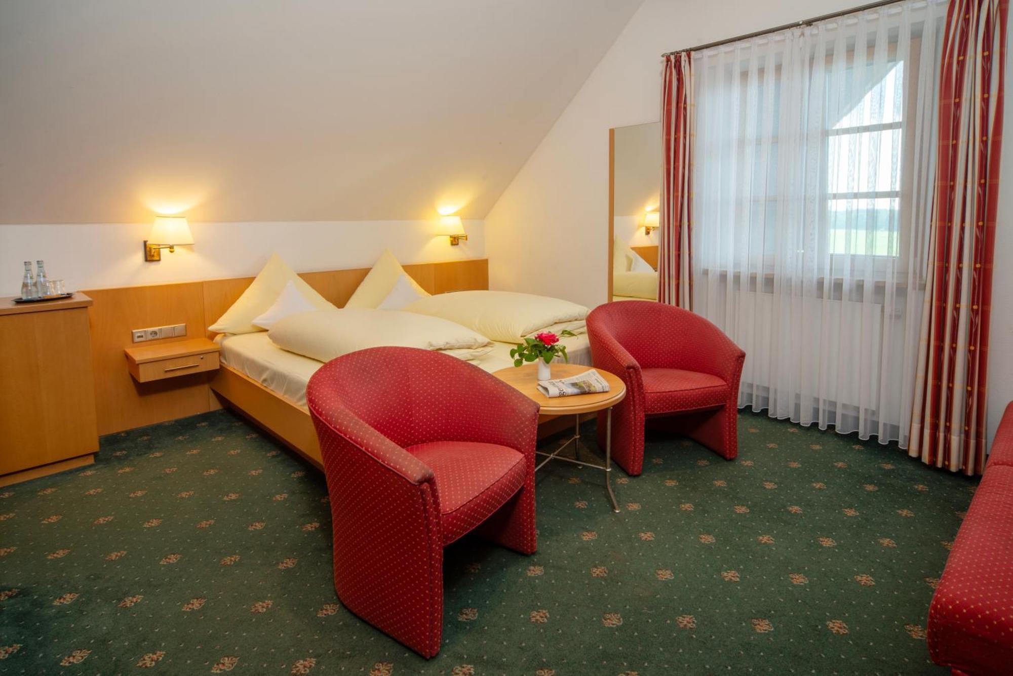 Landhotel Hoisl-Bräu Penzberg Buitenkant foto