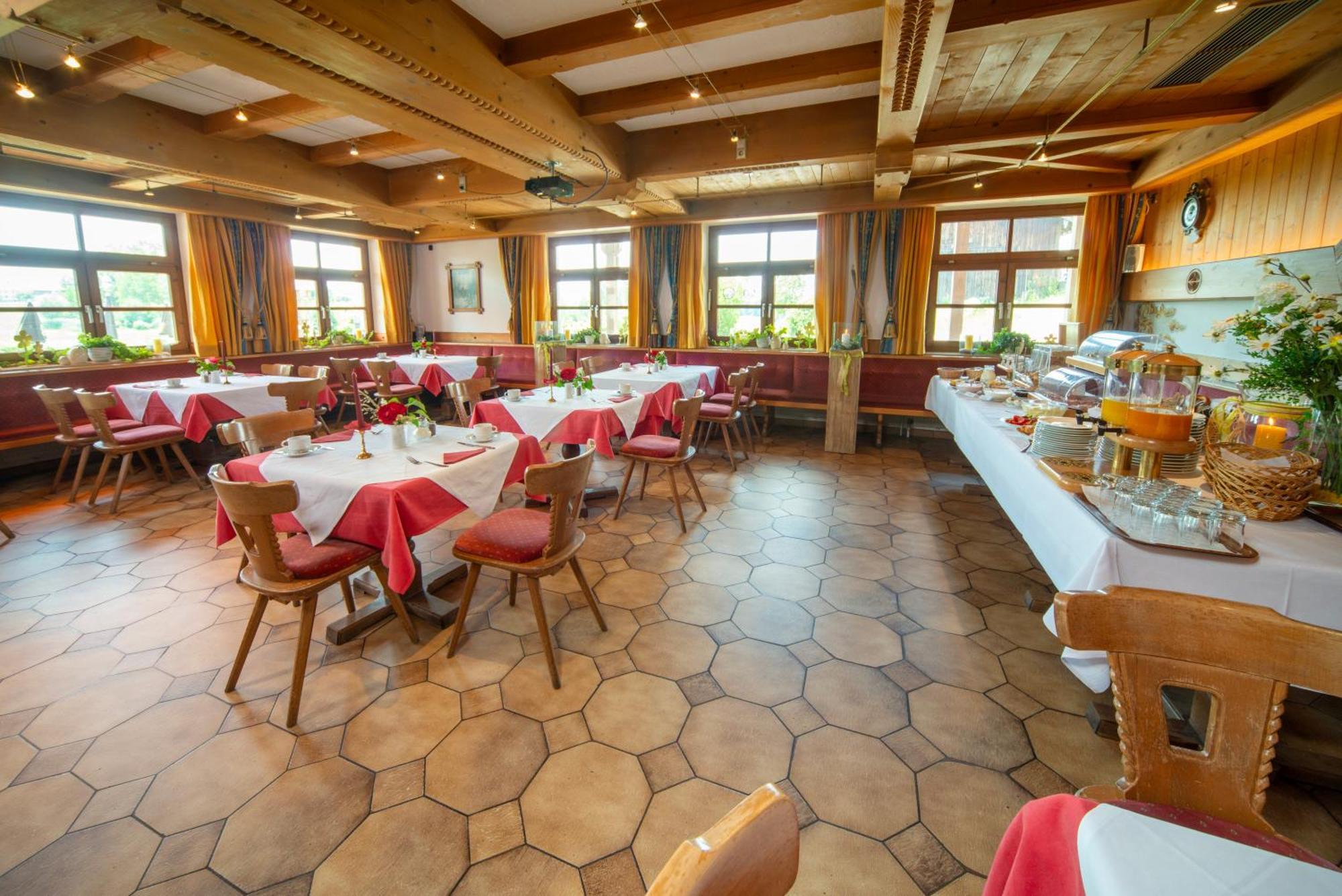 Landhotel Hoisl-Bräu Penzberg Buitenkant foto