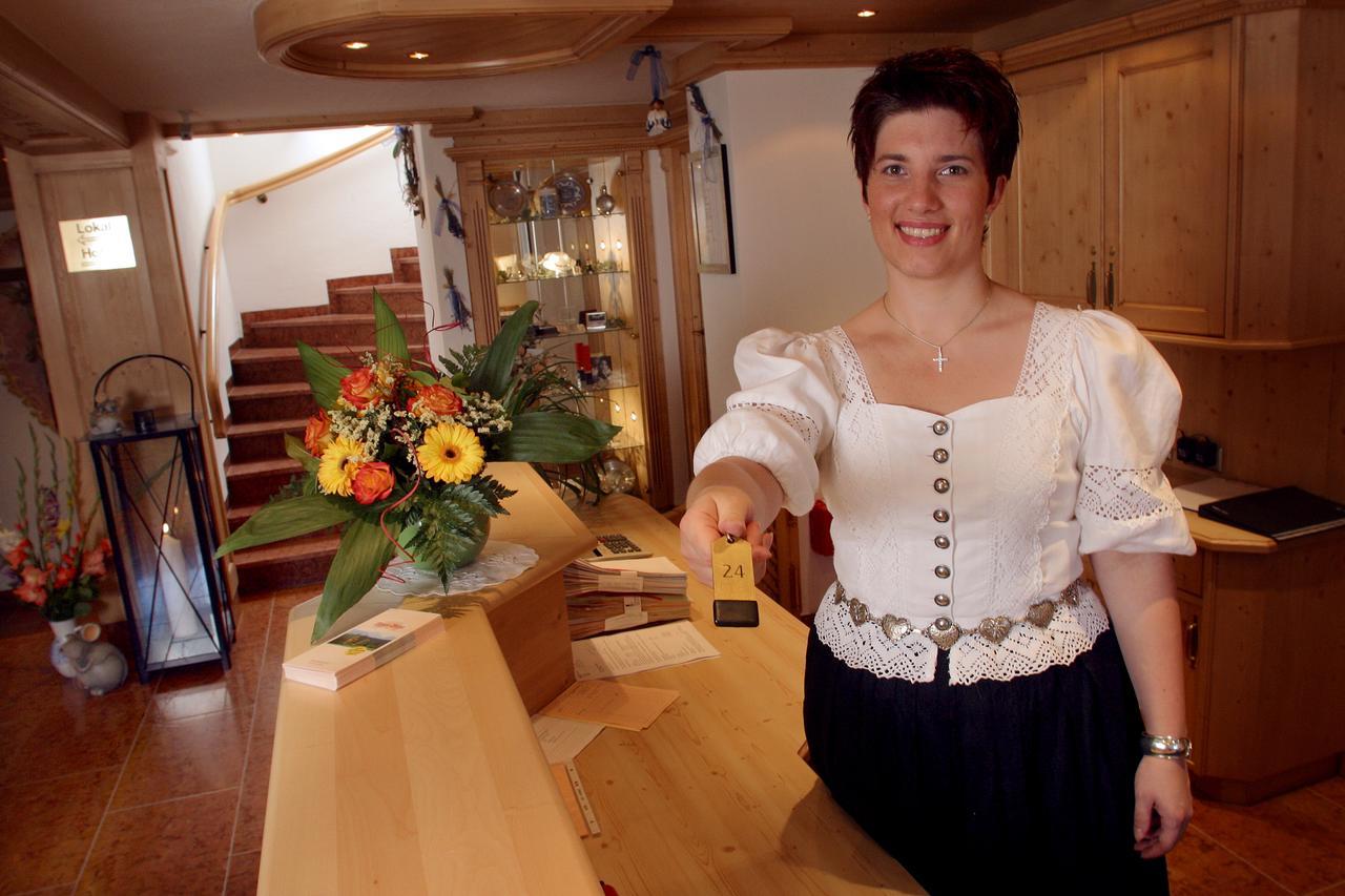 Landhotel Hoisl-Bräu Penzberg Buitenkant foto